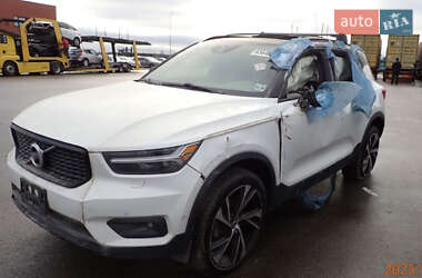 Позашляховик / Кросовер Volvo XC40 2022 в Львові