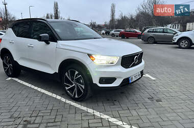 Внедорожник / Кроссовер Volvo XC40 2019 в 