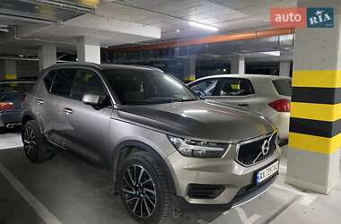 Внедорожник / Кроссовер Volvo XC40 2021 в 