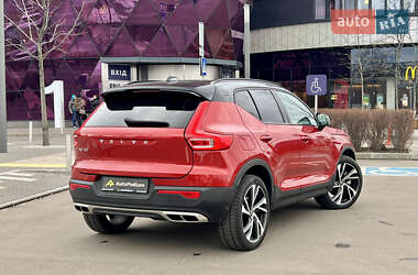 Внедорожник / Кроссовер Volvo XC40 2022 в Киеве