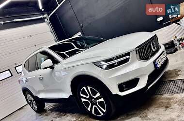 Внедорожник / Кроссовер Volvo XC40 2021 в Киеве