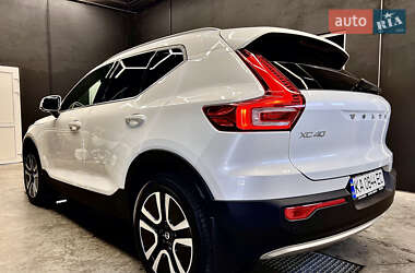 Внедорожник / Кроссовер Volvo XC40 2021 в Киеве