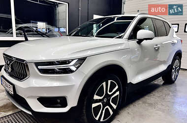 Внедорожник / Кроссовер Volvo XC40 2021 в Киеве