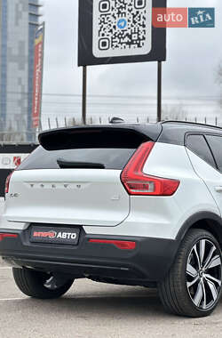 Внедорожник / Кроссовер Volvo XC40 2021 в Киеве