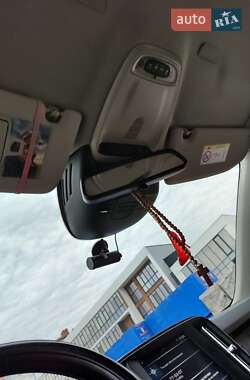 Позашляховик / Кросовер Volvo XC40 2019 в 