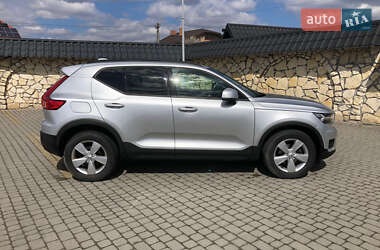Внедорожник / Кроссовер Volvo XC40 2019 в 