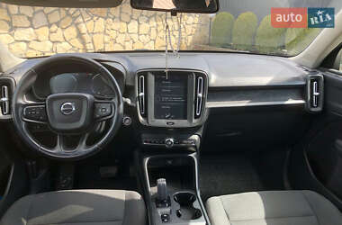 Внедорожник / Кроссовер Volvo XC40 2019 в 