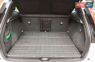 Внедорожник / Кроссовер Volvo XC40 2023 в 