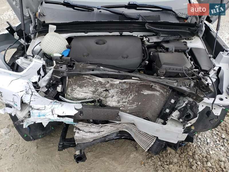 Позашляховик / Кросовер Volvo XC40 2020 в Одесі