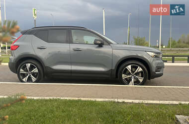 Позашляховик / Кросовер Volvo XC40 2021 в 
