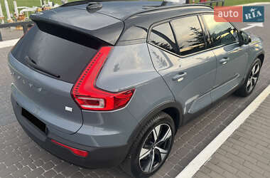 Позашляховик / Кросовер Volvo XC40 2021 в 
