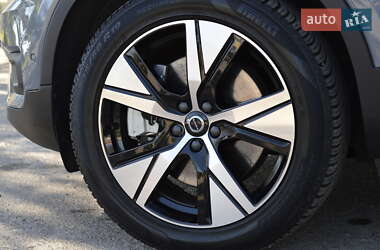 Внедорожник / Кроссовер Volvo XC40 2021 в 