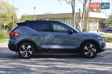 Внедорожник / Кроссовер Volvo XC40 2021 в 