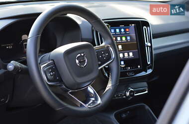 Внедорожник / Кроссовер Volvo XC40 2021 в 