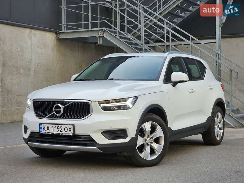 Volvo XC40 2021