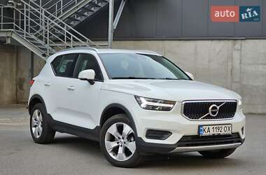 Внедорожник / Кроссовер Volvo XC40 2021 в 
