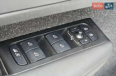 Внедорожник / Кроссовер Volvo XC40 2021 в 