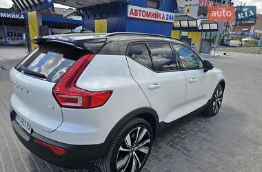 Внедорожник / Кроссовер Volvo XC40 2021 в 