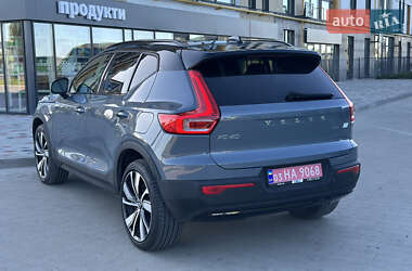 Позашляховик / Кросовер Volvo XC40 2022 в 