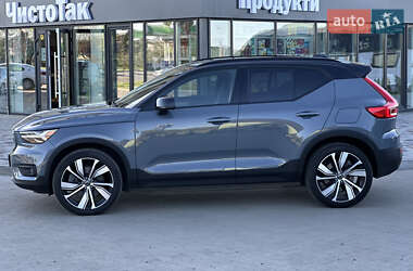 Позашляховик / Кросовер Volvo XC40 2022 в 