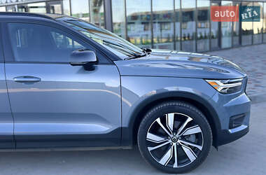 Позашляховик / Кросовер Volvo XC40 2022 в 