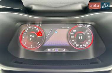 Внедорожник / Кроссовер Volvo XC40 2018 в 