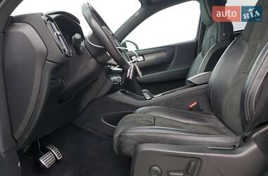 Позашляховик / Кросовер Volvo XC40 2021 в 