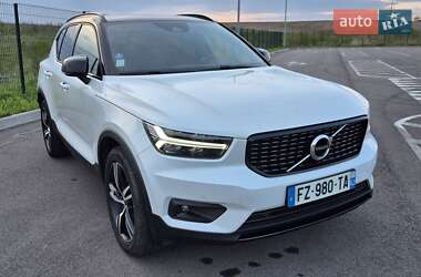 Позашляховик / Кросовер Volvo XC40 2021 в 
