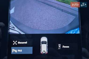 Позашляховик / Кросовер Volvo XC40 2021 в 