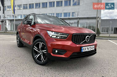 Внедорожник / Кроссовер Volvo XC40 2020 в 