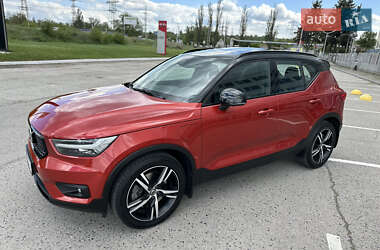 Внедорожник / Кроссовер Volvo XC40 2020 в 