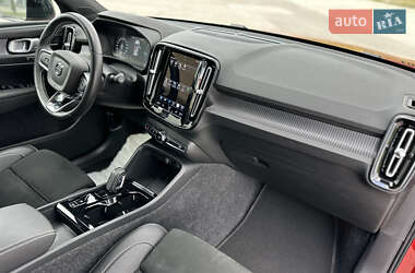 Внедорожник / Кроссовер Volvo XC40 2020 в 