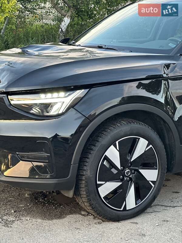 Внедорожник / Кроссовер Volvo XC40 2023 в Ровно