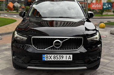 Внедорожник / Кроссовер Volvo XC40 2022 в 