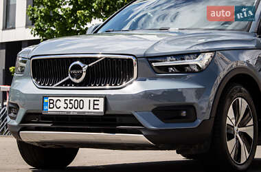 Позашляховик / Кросовер Volvo XC40 2020 в 