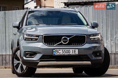 Позашляховик / Кросовер Volvo XC40 2020 в 