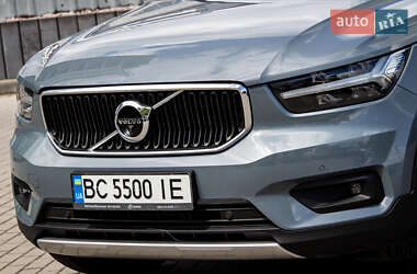 Позашляховик / Кросовер Volvo XC40 2020 в 