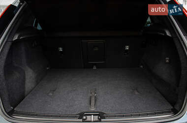 Позашляховик / Кросовер Volvo XC40 2020 в 