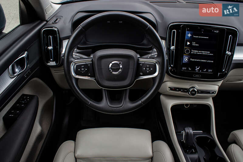 Позашляховик / Кросовер Volvo XC40 2020 в Львові