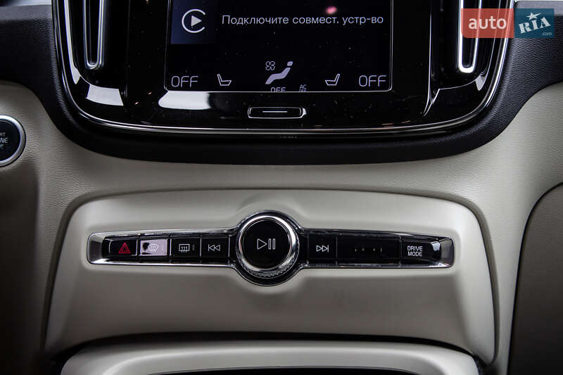 Позашляховик / Кросовер Volvo XC40 2020 в Львові