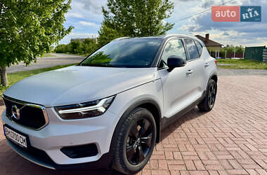 Внедорожник / Кроссовер Volvo XC40 2019 в 