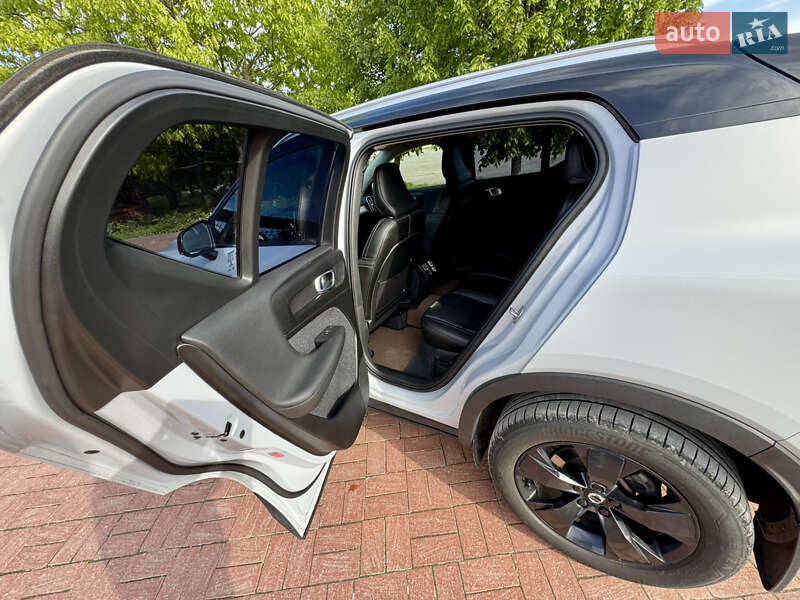 Внедорожник / Кроссовер Volvo XC40 2019 в Сумах