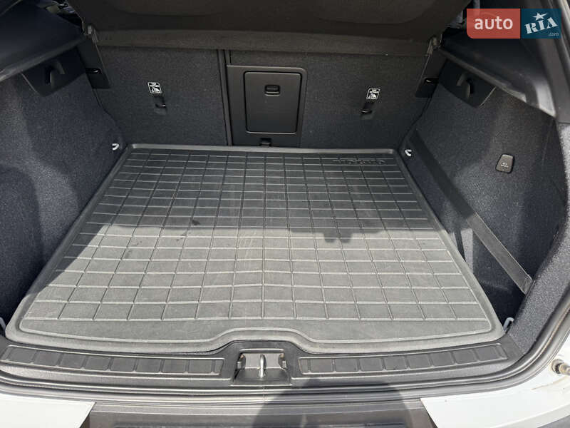 Внедорожник / Кроссовер Volvo XC40 2019 в Сумах