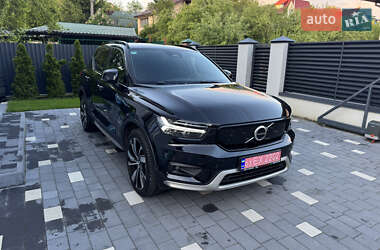 Позашляховик / Кросовер Volvo XC40 2021 в 