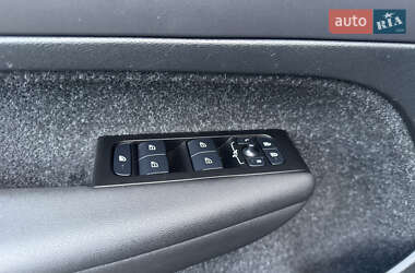 Позашляховик / Кросовер Volvo XC40 2021 в 