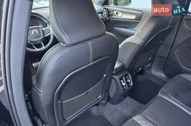 Позашляховик / Кросовер Volvo XC40 2021 в 