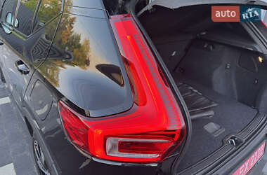Позашляховик / Кросовер Volvo XC40 2021 в 