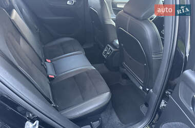 Позашляховик / Кросовер Volvo XC40 2021 в 