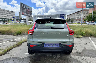 Внедорожник / Кроссовер Volvo XC40 2021 в 