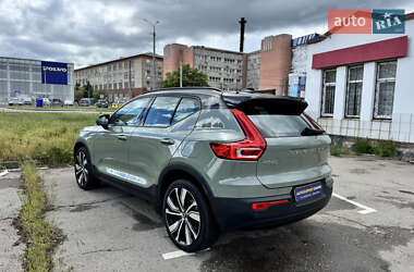 Внедорожник / Кроссовер Volvo XC40 2021 в 